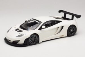 McLaren MP4-12C GT3 Weiß 2013 Minichamps 1:18 151121394 Metall