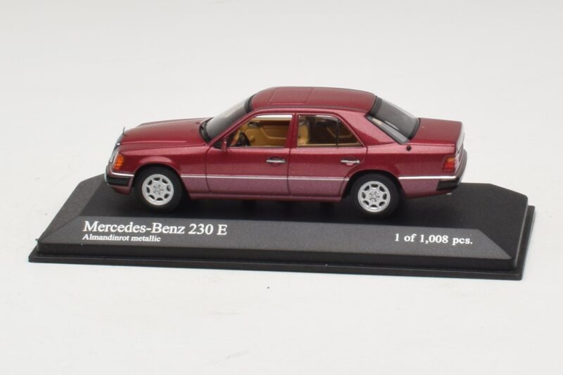 Mercedes 230E W124 Rot Metallic Minichamps 1:43 Mercedes 230E W124 Rot Metallic Minichamps 1:43 400037001 Metall