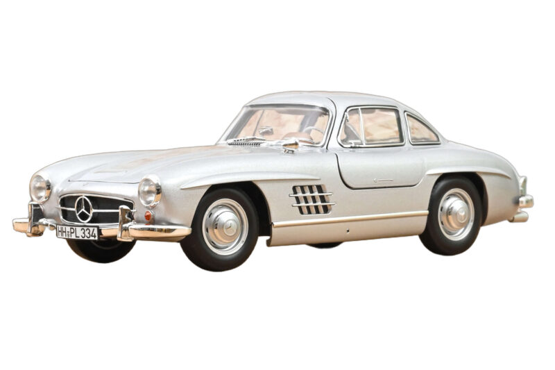 Mercedes 300 SL W198 Gullwing Silber Norev 1:18 Mercedes 300 SL W198 Gullwing Silber Norev 1:18 183857 Metall