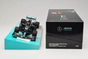 Mercedes AMG Petronas W11 EQ Performance #44 L. Hamilton 91st F1 Win Eifel GP 2020 Minichamps 1:18 113201144 Metall — Bild 6 von 6
