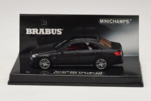 Mercedes Brabus 850 E63 W212 Mattschwarz Minichamps 1:43 437034101 Metall