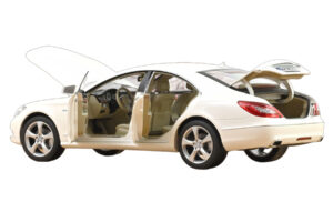 Mercedes CLS C218 Coupé Brilliant White Metallic Norev 1:18 183943 Metall — Bild 2 von 3