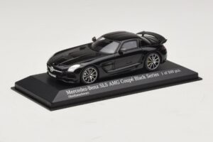 Mercedes SLS AMG C197 Black Series Schwarz Metallic Minichamps 1:43 437033020 Metall — Bild 2 von 4
