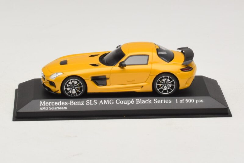 Mercedes SLS AMG C197 Black Series Gold Minichamps 1:43 Mercedes SLS AMG C197 Black Series Gold Minichamps 1:43 437033022 Metall