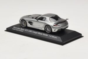 Mercedes SLS AMG C197 Black Series Grau Metallic Minichamps 1:43 437033024 Metall — Bild 3 von 4