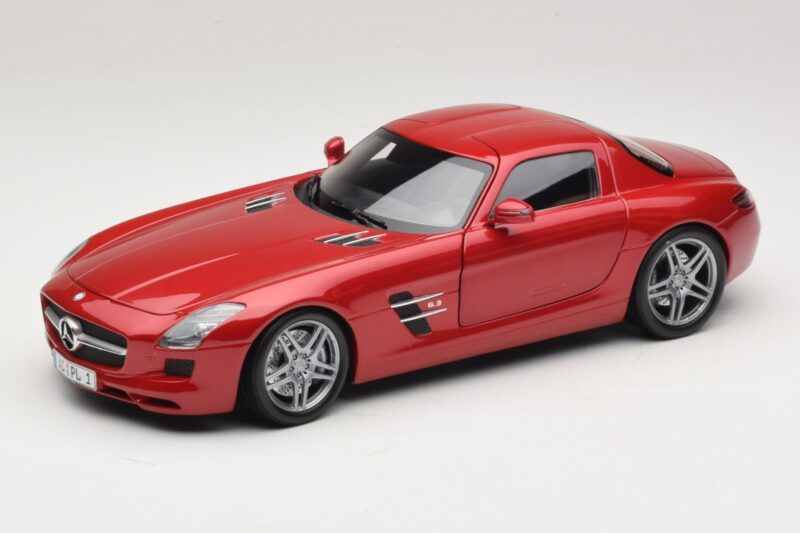 Mercedes SLS AMG C197 Rot Metallic Minichamps 1:18 100039020 Metall