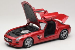 Mercedes SLS AMG C197 Rot Metallic Minichamps 1:18 100039020 Metall — Bild 2 von 8