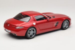 Mercedes SLS AMG C197 Rot Metallic Minichamps 1:18 100039020 Metall — Bild 3 von 8