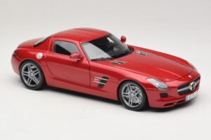 Mercedes SLS AMG C197 Rot Metallic Minichamps 1:18 100039020 Metall — Bild 6 von 8