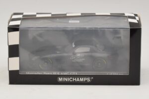 Mercedes SLS AMG GT3 45 Years of Driving Performance Schwarz Minichamps 1:43 410133200 Metall — Bild 4 von 4