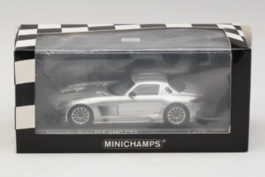 Mercedes SLS AMG GT3 Silber Minichamps 1:43 410113202 Metall — Bild 4 von 4
