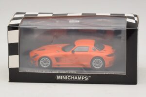 Mercedes SLS AMG GT3 Street Orange Minichamps 1:43 410113204 Metall — Bild 4 von 4