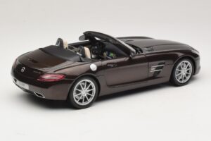 Mercedes SLS AMG Sepang Brown Minichamps 1:18 B66960080 Metall — Bild 4 von 9