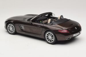 Mercedes SLS AMG Sepang Brown Minichamps 1:18 B66960080 Metall — Bild 8 von 9