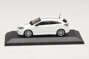 Opel Astra H OPC Nurburgring Edition Weiß Minichamps 1:43 ASTRA005 Metall