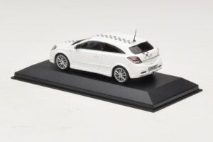Opel Astra H OPC Nurburgring Edition Weiß Minichamps 1:43 ASTRA005 Metall — Bild 3 von 4