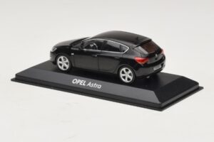 Opel Astra J Schwarz Minichamps 1:43 ASTRA006 Metall — Bild 3 von 4