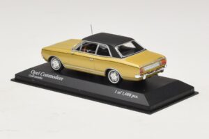 Opel Commodore A Gold Metallic Minichamps 1:43 430046165 Metall — Bild 3 von 4