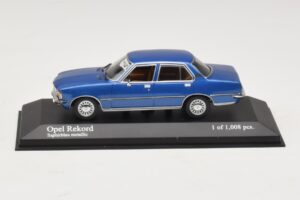 Opel Rekord D Blau Metallic Minichamps 1:43 400044002 Metall