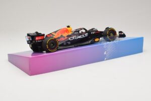 Oracle Red Bull Racing RB18 #11 S. Perez Miami GP 2022 Minichamps 1:18 113220511 Metall — Bild 3 von 7