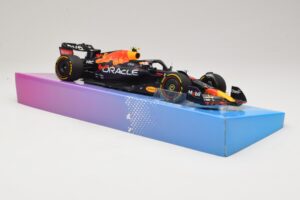 Oracle Red Bull Racing RB18 #11 S. Perez Miami GP 2022 Minichamps 1:18 113220511 Metall — Bild 4 von 7