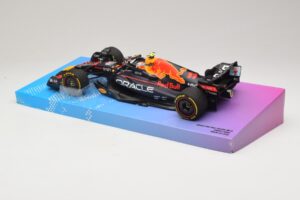 Oracle Red Bull Racing RB18 #11 S. Perez Miami GP 2022 Minichamps 1:18 113220511 Metall — Bild 5 von 7