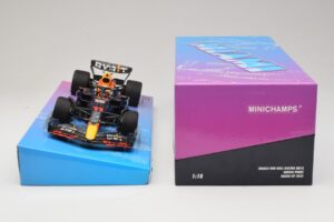 Oracle Red Bull Racing RB18 #11 S. Perez Miami GP 2022 Minichamps 1:18 113220511 Metall — Bild 6 von 7