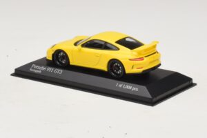 Porsche 911 991 GT3 Gelb Minichamps 1:43 410062021 Metall — Bild 3 von 4