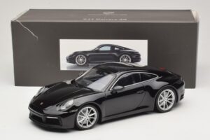 Porsche 911 992 Carrera 4S Schwarz Minichamps 1:18 WAP0211120R992 Metall — Bild 6 von 6