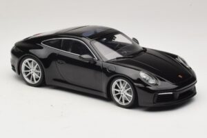 Porsche 911 992 Carrera 4S Schwarz Minichamps 1:18 WAP0211120R992 Metall — Bild 4 von 6