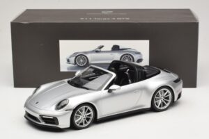 Porsche 911 992 Targa 4 GTS Silber Minichamps 1:18 WAP0211460RTRG Metall — Bild 6 von 6
