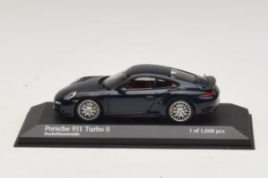 Porsche 911 996 Blau Metallic Minichamps 1:43 400061180 Metall