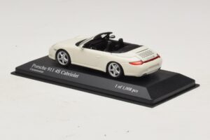 Porsche 911 997 Carrera 4S Cabriolet Weiß Minichamps 1:43 400066431 Metall — Bild 3 von 4