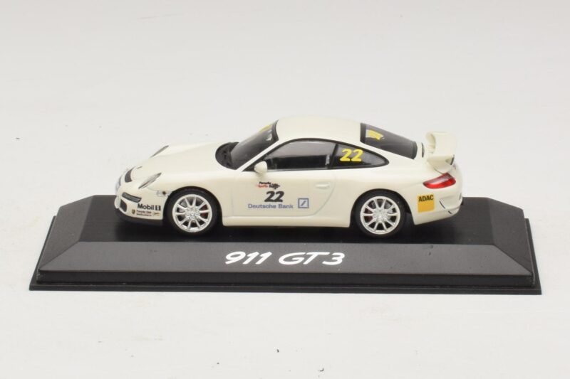 Porsche 911 997 GT3 #22 Weiß Minichamps 1:43 Porsche 911 997 GT3 #22 Weiß Minichamps 1:43 WAP020102016 Metall