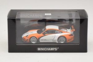 Porsche 911 997 GT3 R Hybrid Presentation 2010 Minichamps 1:43 410108900 Metall — Bild 4 von 4