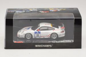 Porsche 911 997 GT3 RS #11 24 Hours Nurburgring 2010 Minichamps 1:43 437106711 Metall — Bild 4 von 5
