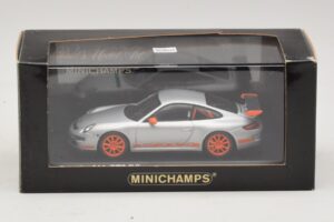 Porsche 911 997 GT3 RS Silber Minichamps 1:43 400066000 Metall — Bild 4 von 4