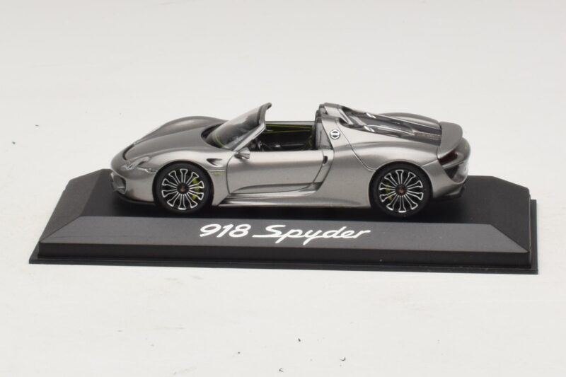 Porsche 918 Spyder Grau Metallic Minichamps 1:43 WAP0201000E Metall