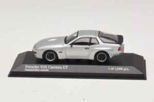 Porsche 924 Carrera GT Silber Minichamps 1:43 400066121 Metall