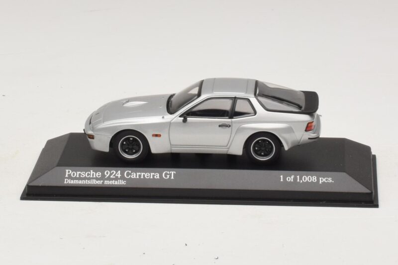 Porsche 924 Carrera GT Silber Minichamps 1:43 400066121 Metall