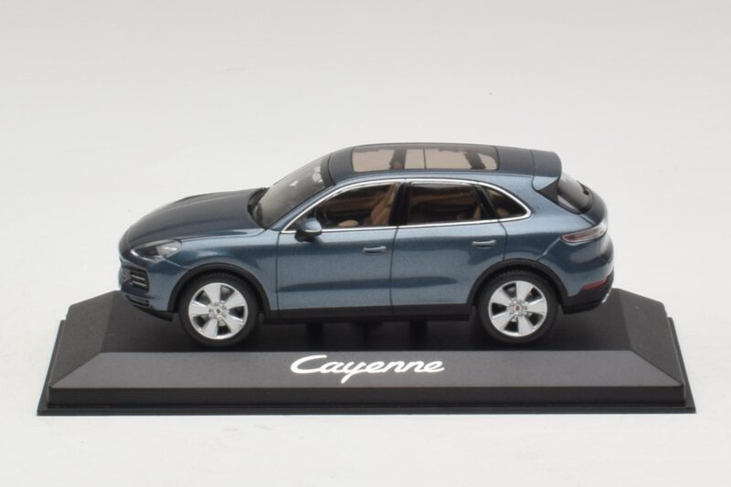 Porsche Cayenne E3 Blue Metallic Minichamps 1:43 WAP0203110J Metall