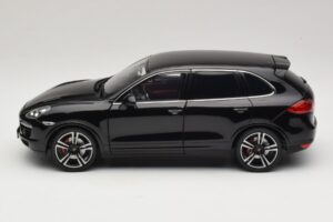 Porsche Cayenne Turbo S 92A Schwarz Metallic Minichamps 1:18 110062100 Metall — Bild 4 von 8