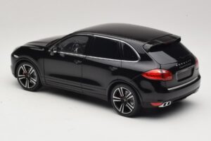Porsche Cayenne Turbo S 92A Schwarz Metallic Minichamps 1:18 110062100 Metall — Bild 7 von 8