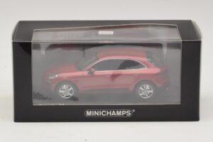Porsche Macan 95B Rot Metallic Minichamps 1:43 410062600 Metall — Bild 4 von 4