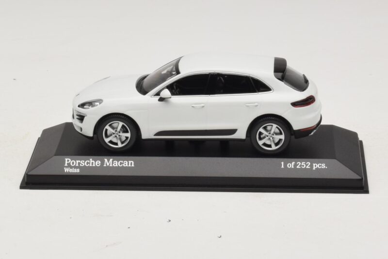 Porsche Macan 95B Weiß Minichamps 1:43 410062601 Metall