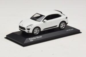 Porsche Macan 95B Weiß Minichamps 1:43 410062601 Metall — Bild 2 von 4