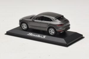 Porsche Macan S Diesel 95B Bronze Metallic Minichamps 1:43 WAP0201510E Metall — Bild 3 von 4