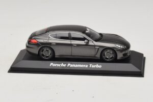 Porsche Panamera 970 Turbo Grau Metallic Maxichamps 1:43 940062371 Metall