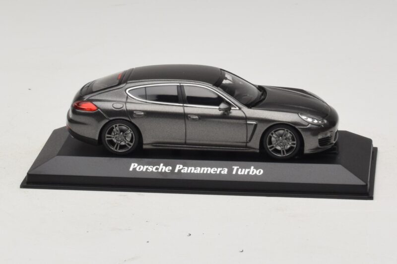 Porsche Panamera 970 Turbo Grau Metallic Maxichamps 1:43 940062371 Metall