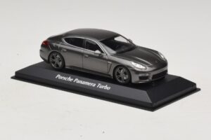 Porsche Panamera 970 Turbo Grau Metallic Maxichamps 1:43 940062371 Metall — Bild 3 von 4